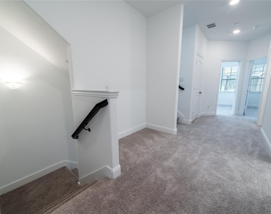 3509 Treasure Drive - Photo Thumbnail 9