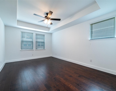 3509 Treasure Drive - Photo Thumbnail 14