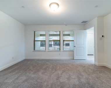 3509 Treasure Drive - Photo Thumbnail 20