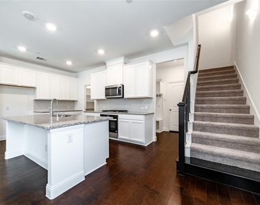 3509 Treasure Drive - Photo Thumbnail 7