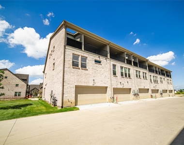 3509 Treasure Drive - Photo Thumbnail 3