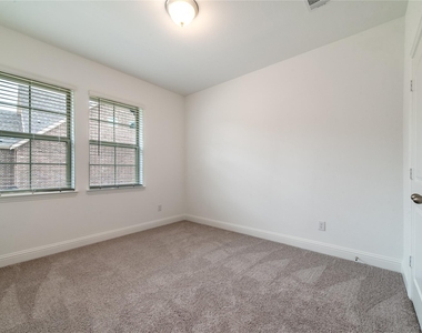 3509 Treasure Drive - Photo Thumbnail 12
