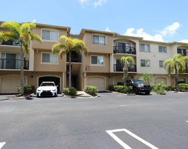 500 Crestwood Court N - Photo Thumbnail 3