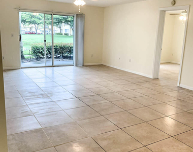 500 Crestwood Court N - Photo Thumbnail 7