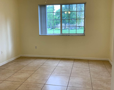500 Crestwood Court N - Photo Thumbnail 11