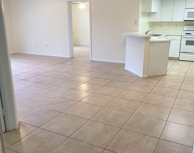 500 Crestwood Court N - Photo Thumbnail 6