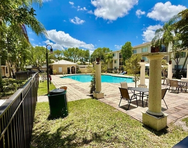 500 Crestwood Court N - Photo Thumbnail 21