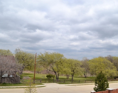 405 Sandy Lane - Photo Thumbnail 24