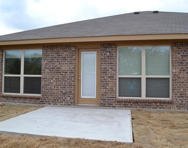 405 Sandy Lane - Photo Thumbnail 23