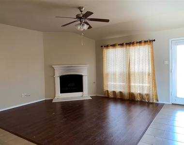 405 Sandy Lane - Photo Thumbnail 1