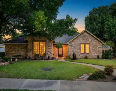 990 Oak Ridge Drive - Photo Thumbnail 16