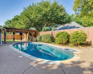 990 Oak Ridge Drive - Photo Thumbnail 18