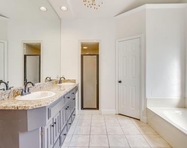 990 Oak Ridge Drive - Photo Thumbnail 8