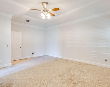 990 Oak Ridge Drive - Photo Thumbnail 7