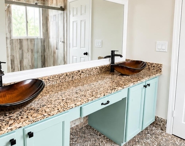 6091 Sugar Loaf Lane - Photo Thumbnail 9
