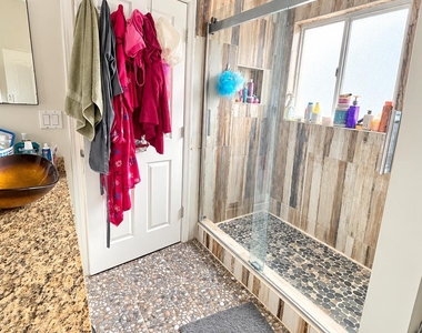6091 Sugar Loaf Lane - Photo Thumbnail 8