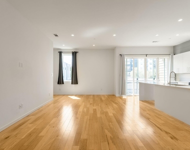 3812 San Jacinto Street - Photo Thumbnail 6