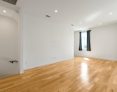 3812 San Jacinto Street - Photo Thumbnail 5