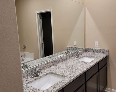 3205 Bowen Street - Photo Thumbnail 13