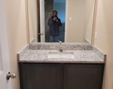 3205 Bowen Street - Photo Thumbnail 5