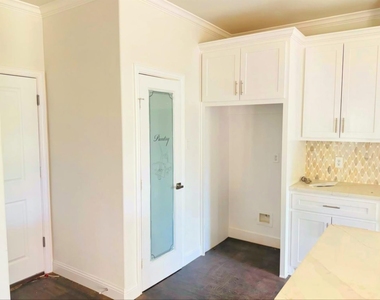 2033 S Edgewood Terrace - Photo Thumbnail 6