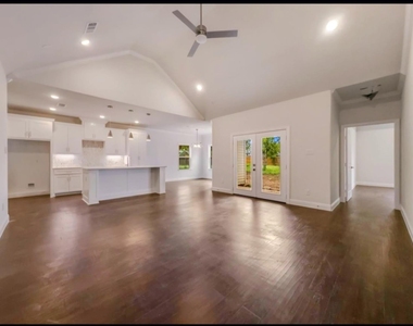 2033 S Edgewood Terrace - Photo Thumbnail 3