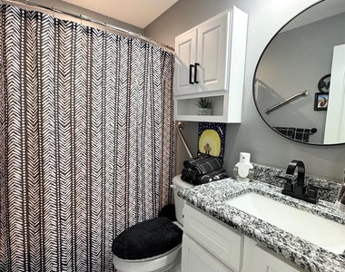 617 N Jordan Street - Photo Thumbnail 6