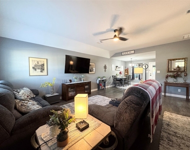 617 N Jordan Street - Photo Thumbnail 4