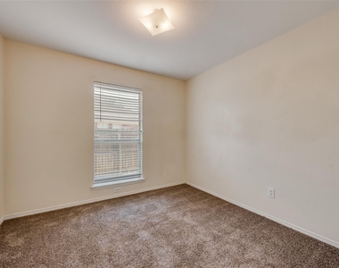 3301 Rustic Meadow Trail - Photo Thumbnail 18