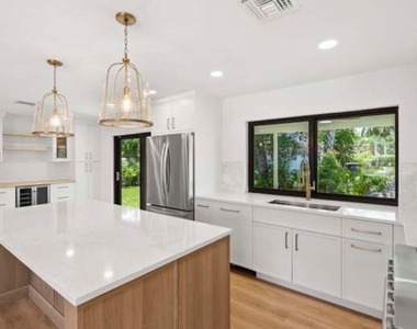 128 W Norfolk Road - Photo Thumbnail 3