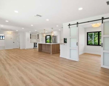 128 W Norfolk Road - Photo Thumbnail 1