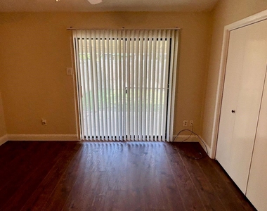 534 Prairie Dell Street - Photo Thumbnail 13