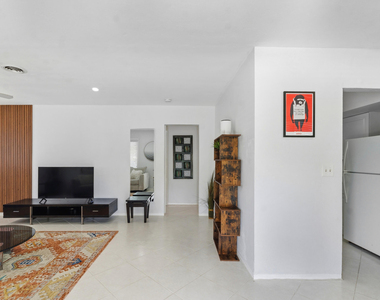 23 Ne 19th Avenue - Photo Thumbnail 2