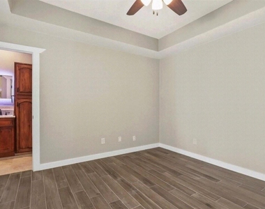 5100 Verde Valley Lane - Photo Thumbnail 9