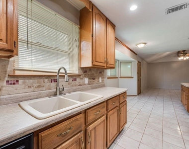 6536 Wakefield Road - Photo Thumbnail 6