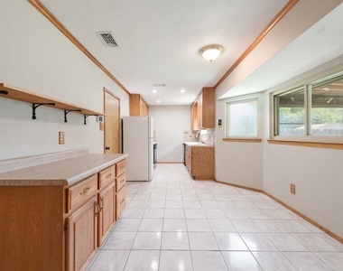 6536 Wakefield Road - Photo Thumbnail 8