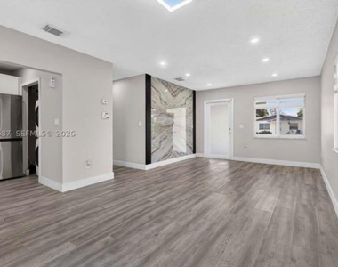 5637 Sw 36th - Photo Thumbnail 1