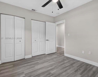 5637 Sw 36th - Photo Thumbnail 2