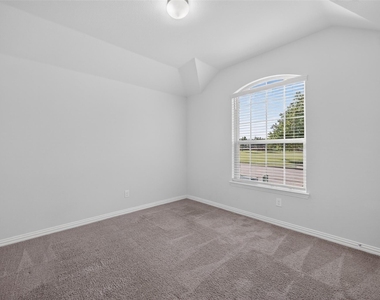 1352 Lake Grove Drive - Photo Thumbnail 3