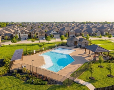 1352 Lake Grove Drive - Photo Thumbnail 33
