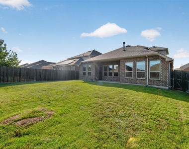 1352 Lake Grove Drive - Photo Thumbnail 31