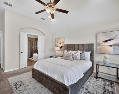 1352 Lake Grove Drive - Photo Thumbnail 22