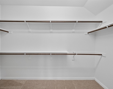 1352 Lake Grove Drive - Photo Thumbnail 26