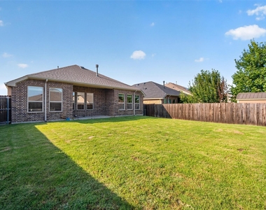 1352 Lake Grove Drive - Photo Thumbnail 32