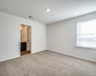7024 Vining Drive - Photo Thumbnail 19