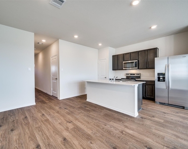 7024 Vining Drive - Photo Thumbnail 5
