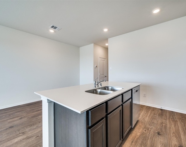 7024 Vining Drive - Photo Thumbnail 7