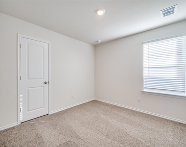 7024 Vining Drive - Photo Thumbnail 15