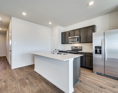 7024 Vining Drive - Photo Thumbnail 2