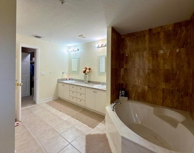 1431 Nw 36th Way - Photo Thumbnail 20